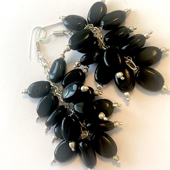 3 inch, 15 Black Onyx stones dangling earring. - Picture 2 of 6